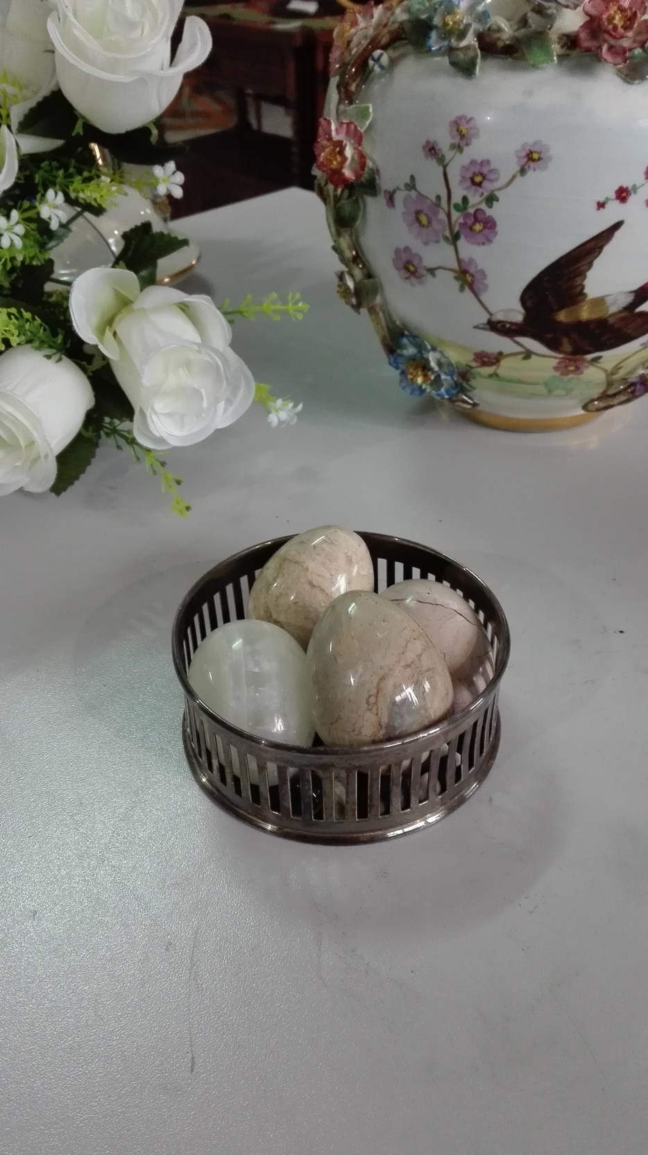 Colección de 4 huevos de decoración en mármol