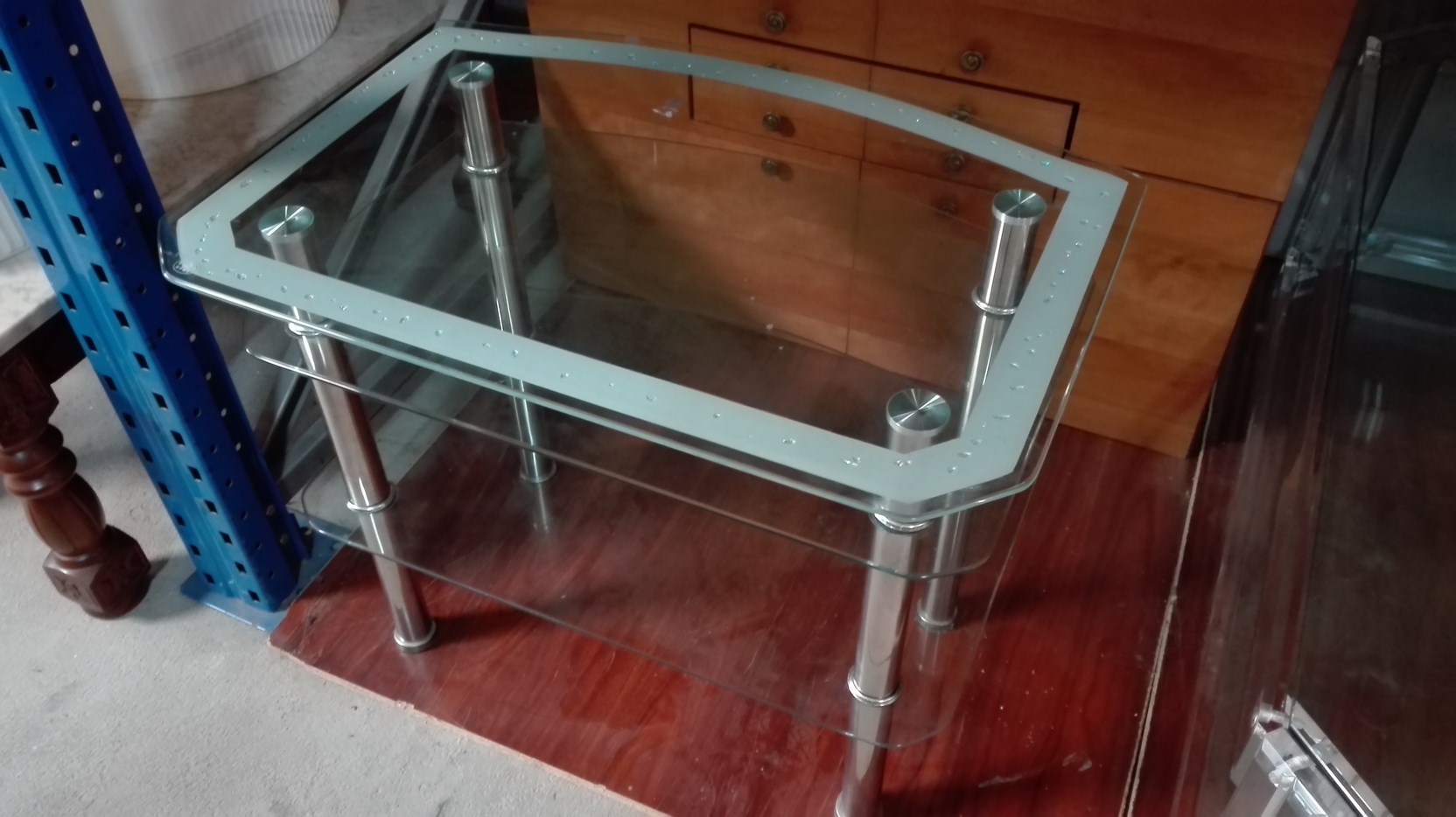 Mesa de TV de cristal, patas cromadas Mod. Dan