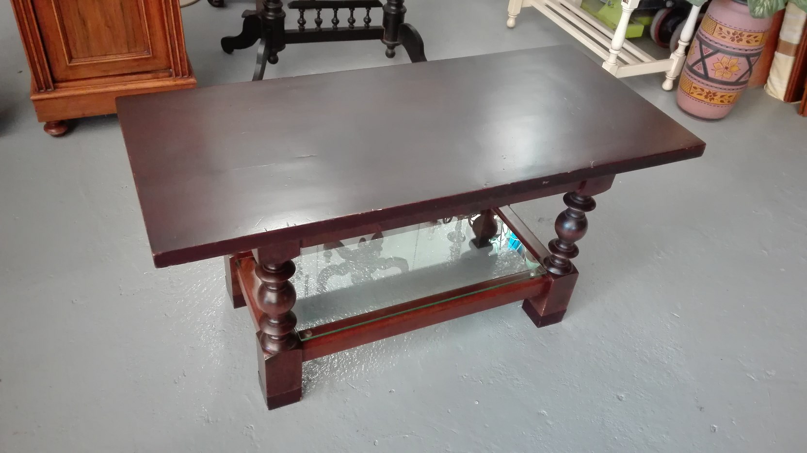 Mesa baja de centro de saln de madera torneada